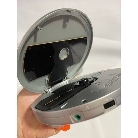 Memorex Personal CD Player W6 Second | with Trutech bundle- Non working- - Picture 4 of 12